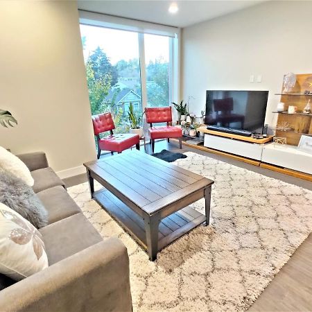 Monki Di Executive Suites - Glas - Luxury Inner City Home 3 Min To Downtown W Private Rooftop Patio Fireplace คาลการี ภายนอก รูปภาพ
