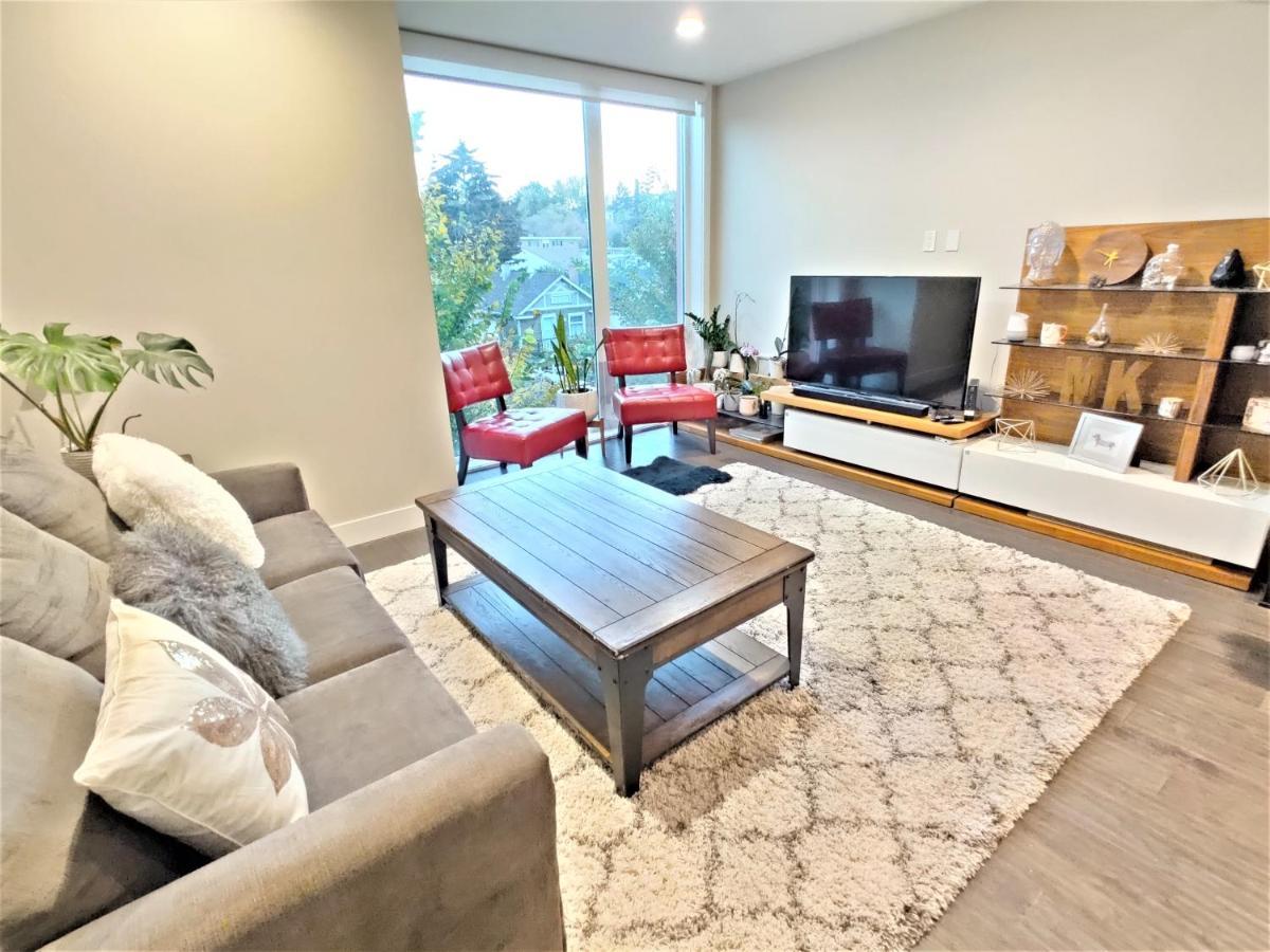 Monki Di Executive Suites - Glas - Luxury Inner City Home 3 Min To Downtown W Private Rooftop Patio Fireplace คาลการี ภายนอก รูปภาพ