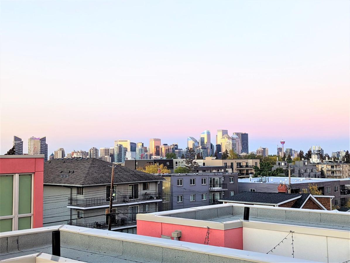 Monki Di Executive Suites - Glas - Luxury Inner City Home 3 Min To Downtown W Private Rooftop Patio Fireplace คาลการี ภายนอก รูปภาพ