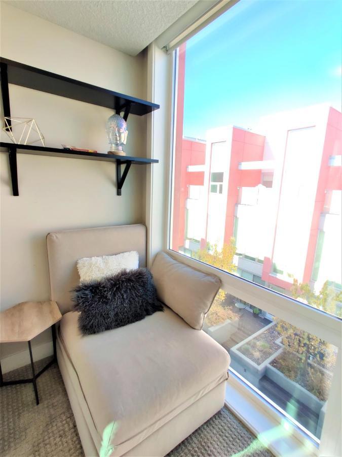 Monki Di Executive Suites - Glas - Luxury Inner City Home 3 Min To Downtown W Private Rooftop Patio Fireplace คาลการี ภายนอก รูปภาพ
