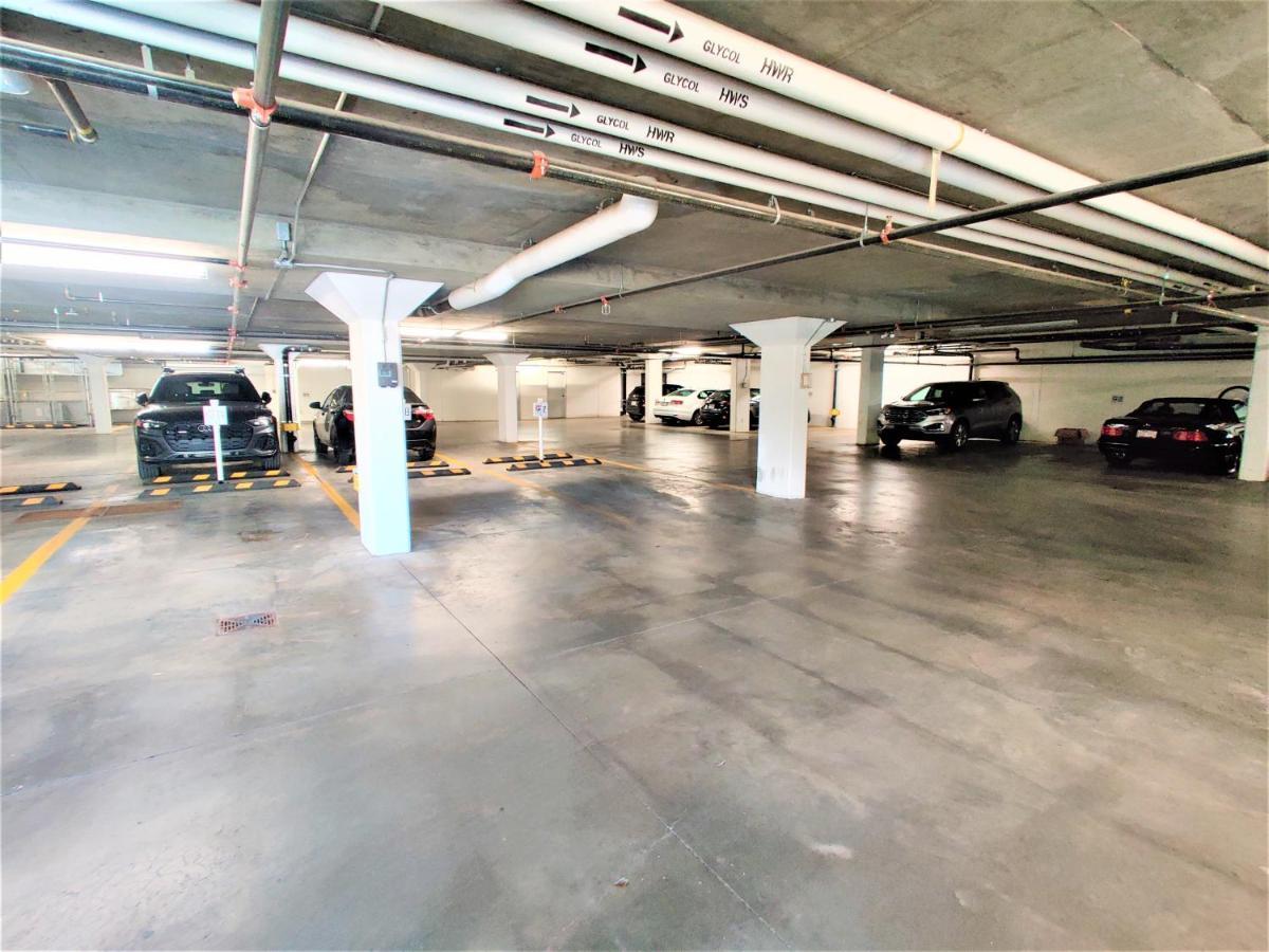 Monki Di Executive Suites - Glas - Luxury Inner City Home 3 Min To Downtown W Private Rooftop Patio Fireplace คาลการี ภายนอก รูปภาพ
